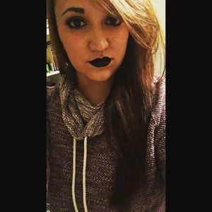 Meet your Posher, Jillian